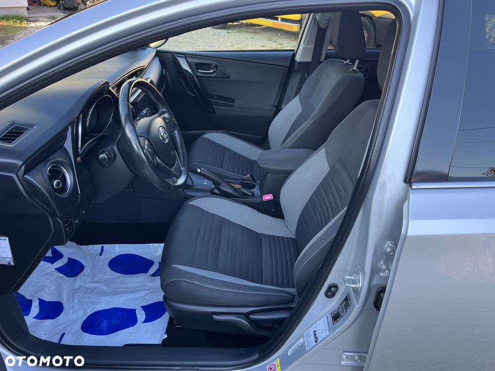 Toyota Auris 1.8 HSD Luna - 9