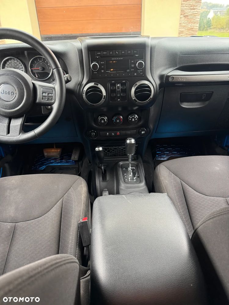 Jeep Wrangler - 11