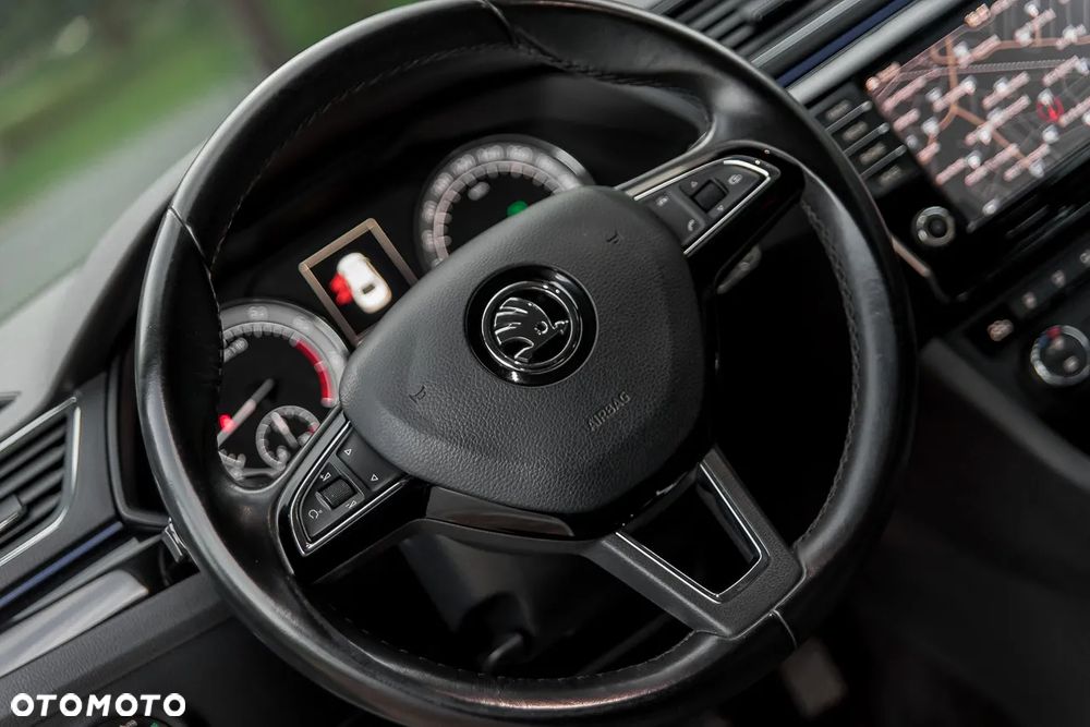 Skoda Superb 1.8 TSI L&K DSG - 17