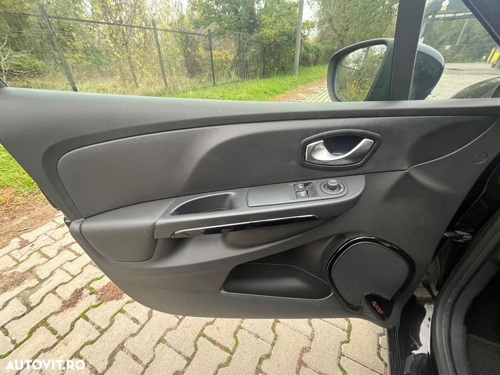 Renault Clio - 8