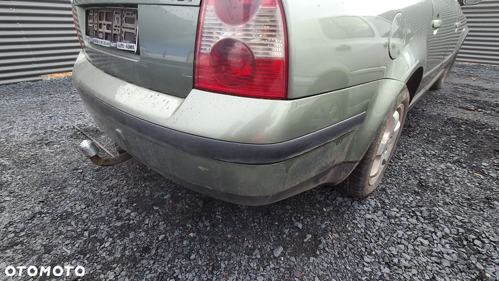VW PASSAT B5 LIFT FL SEDAN ZDERZAK TYLNY TYŁ KOMPLETNY LA6W nr. 52/3 - 2