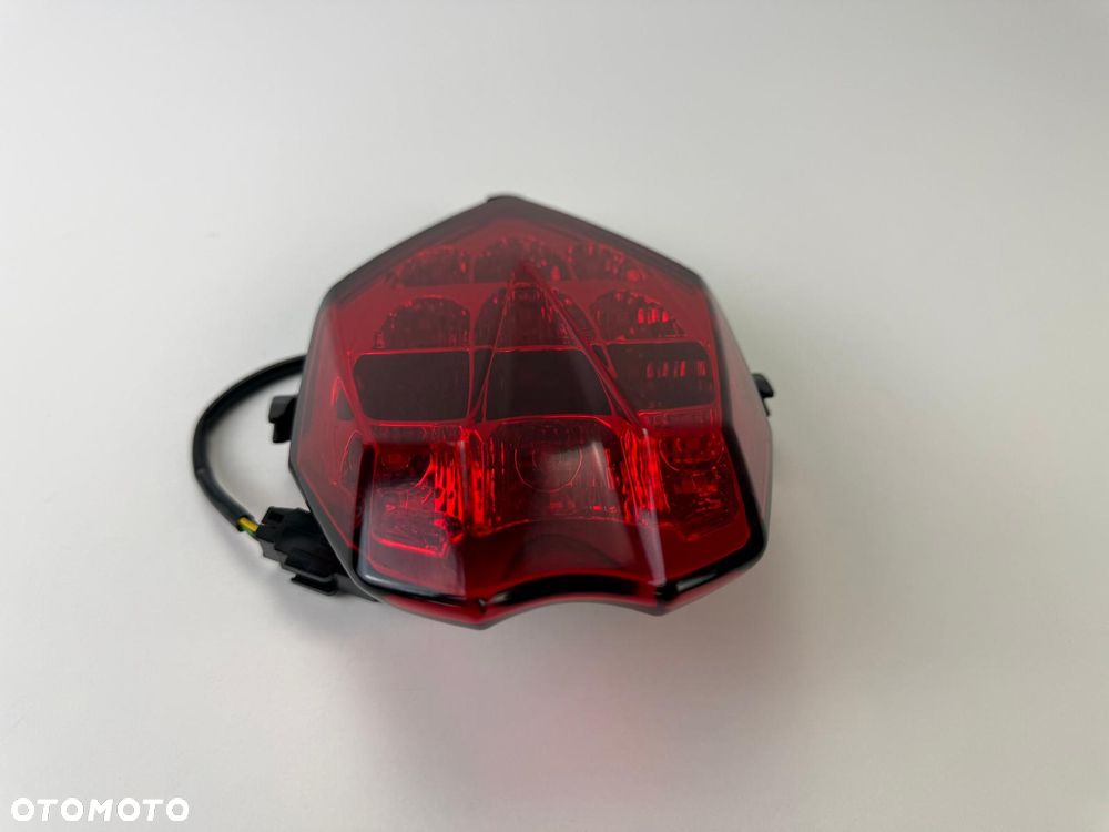 Tylna lampa Triumph Street Triple 765 RS 2023+ - 8