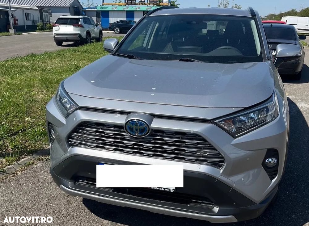 Toyota RAV4 - 1