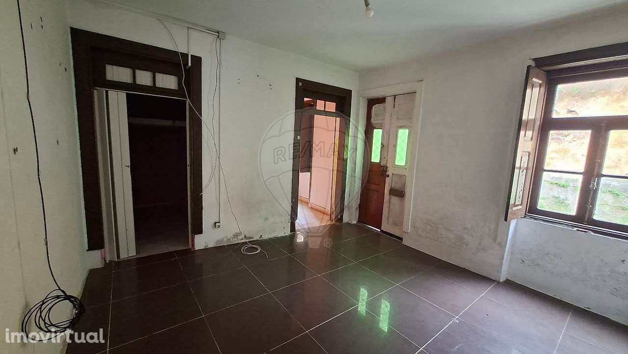 Moradia T2 para venda - Grande imagem: 2/5