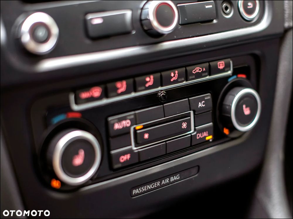 Volkswagen Golf - 28