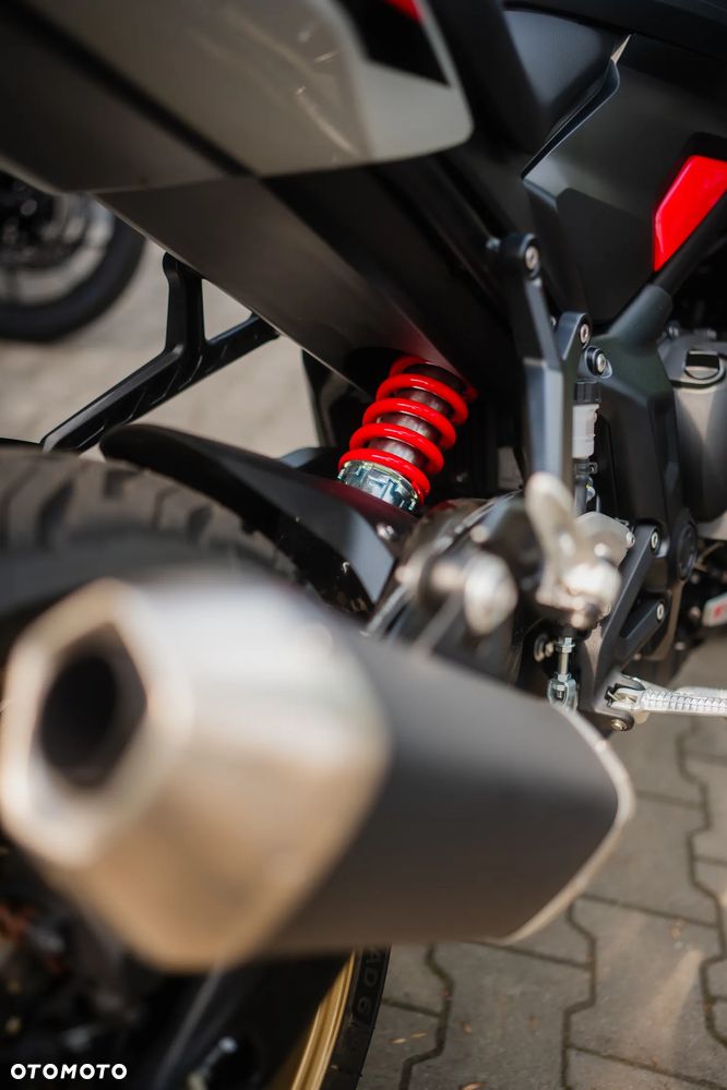Triumph Trident - 12