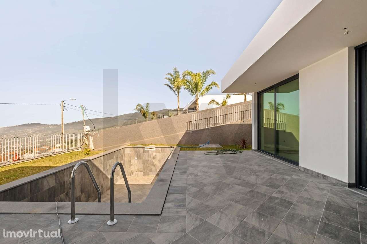 Moradia T3 Moderna com Vista Mar – Arco da Calheta - Grande imagem: 4/60