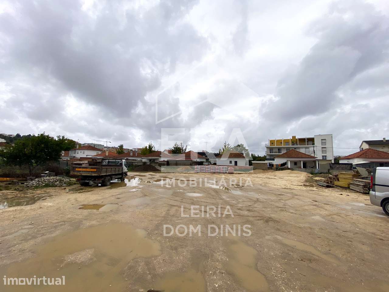 Terreno urbano em Leiria - Acesso pavimentado - Grande imagem: 3/7