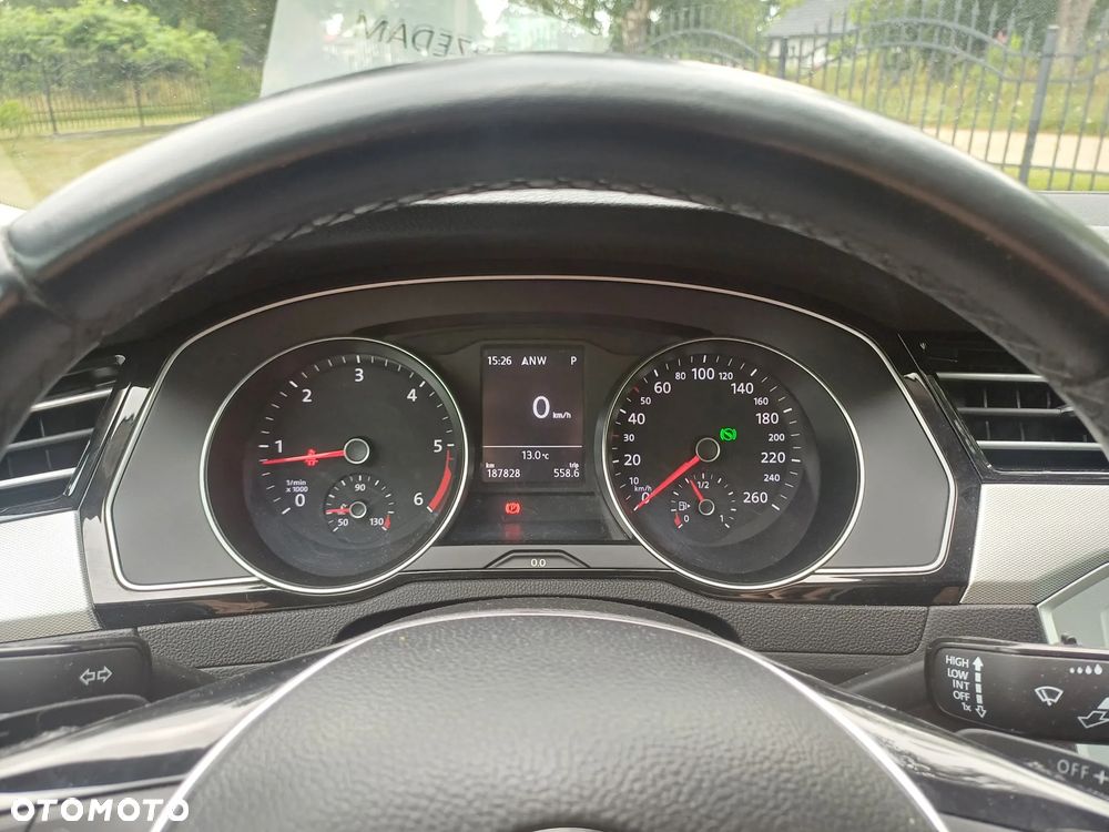 Volkswagen Passat 2.0 TDI SCR DSG Comfortline - 31