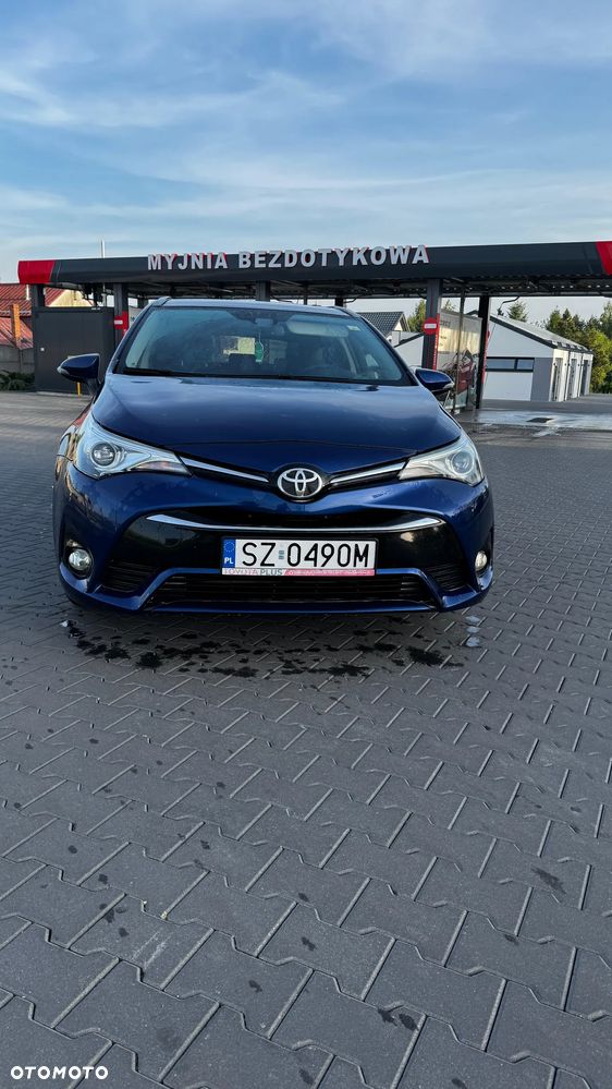 Toyota Avensis 2.0 D-4D Premium - 3
