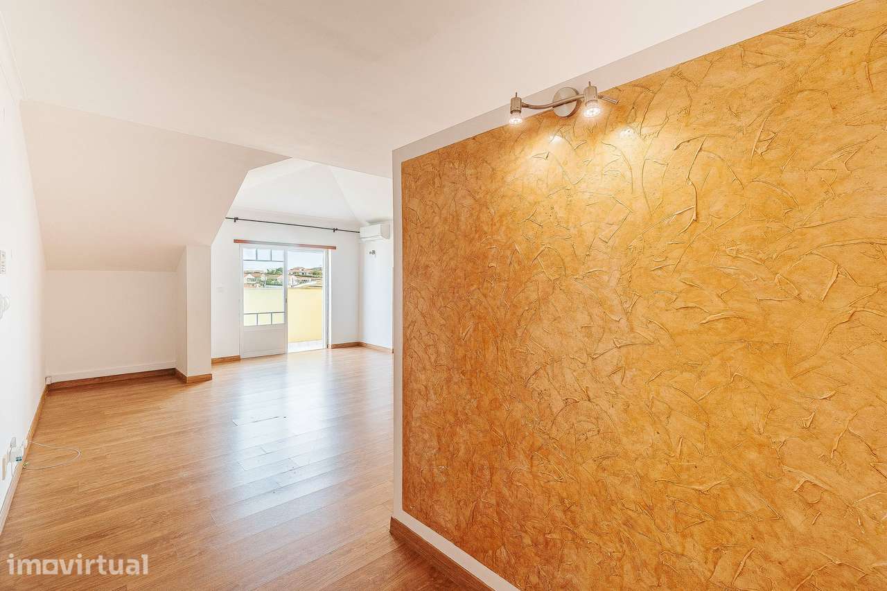 T3 duplex com garagem, varanda e ar condicionado - Grande imagem: 5/29