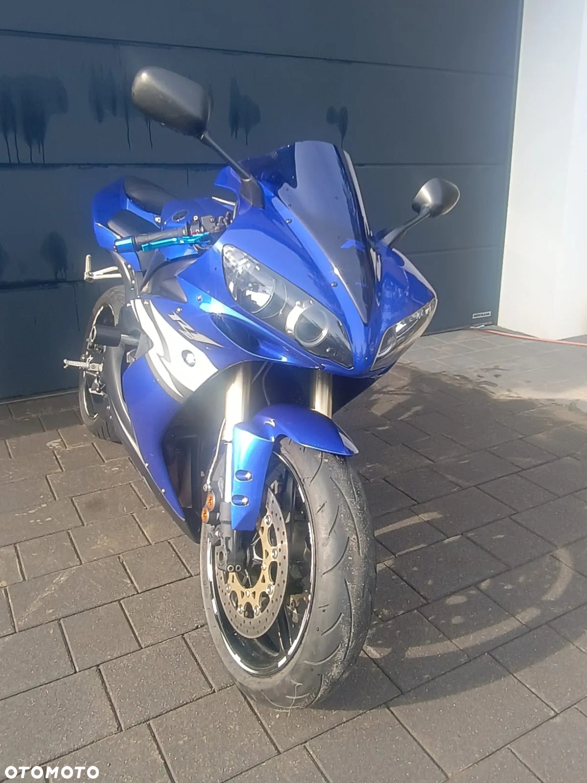 Yamaha R1 - 3