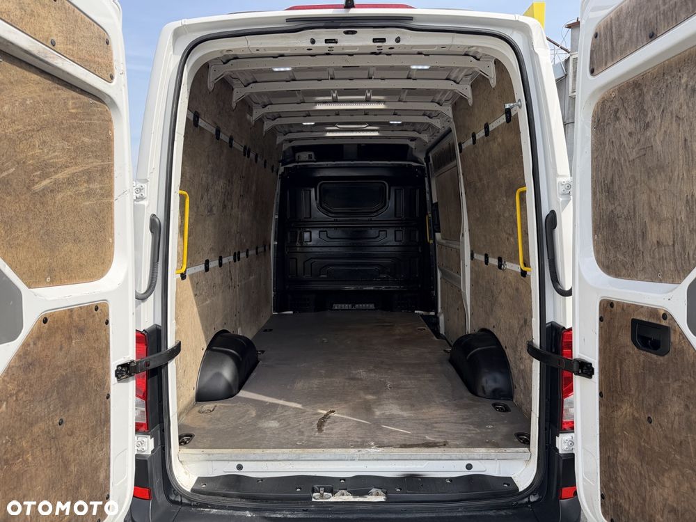Volkswagen Crafter - 28