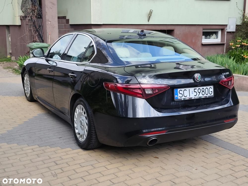 Alfa Romeo Giulia 2.0 Turbo Business - 3