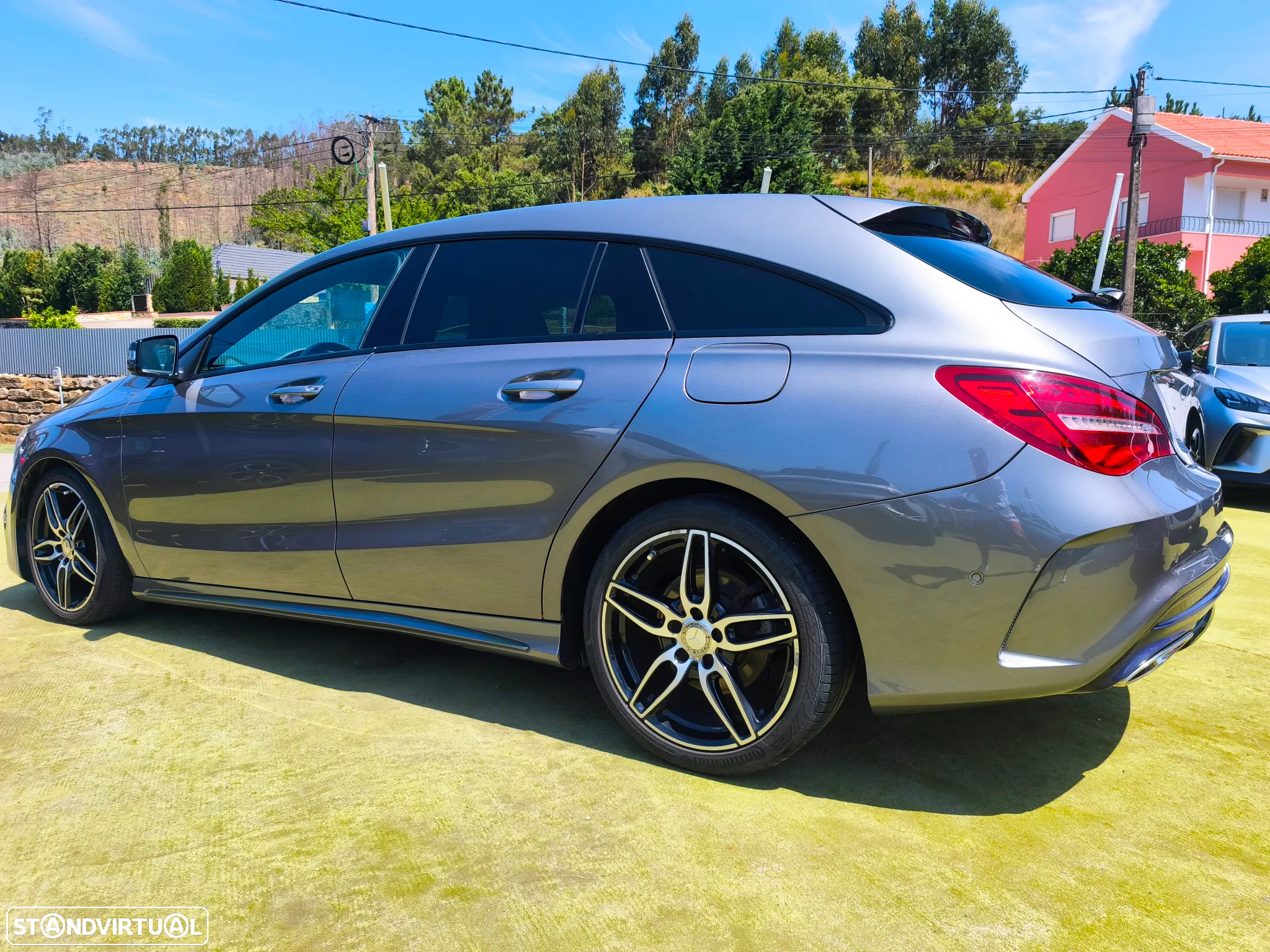 Mercedes-Benz CLA 200 d Shooting Brake AMG Line - 3