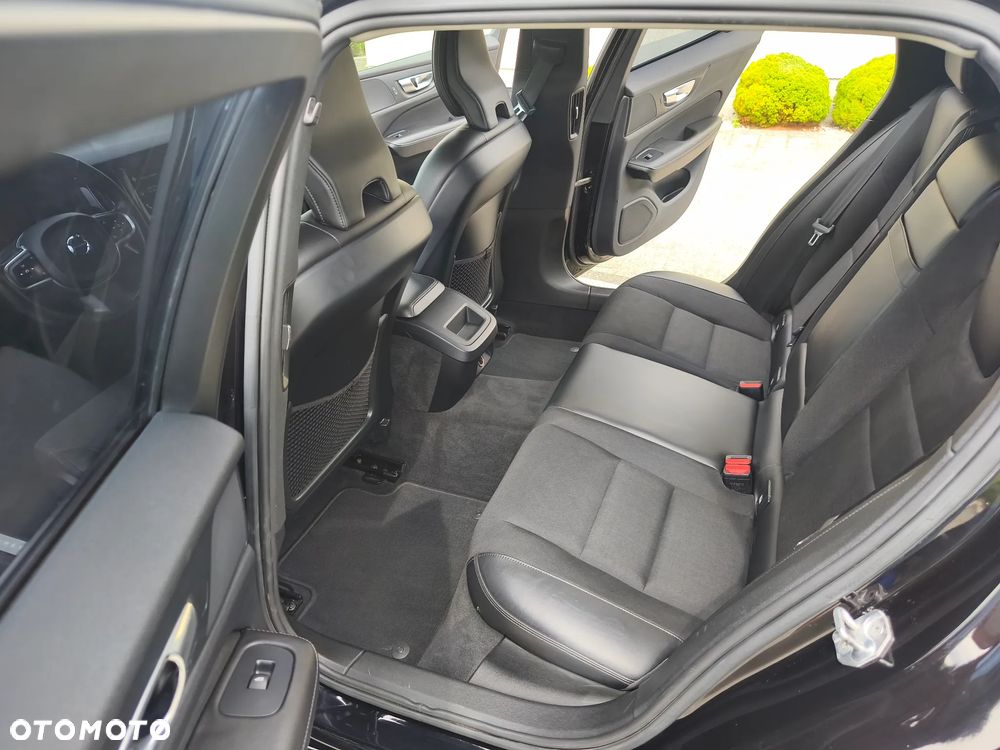 Volvo V60 D3 Momentum Core - 16