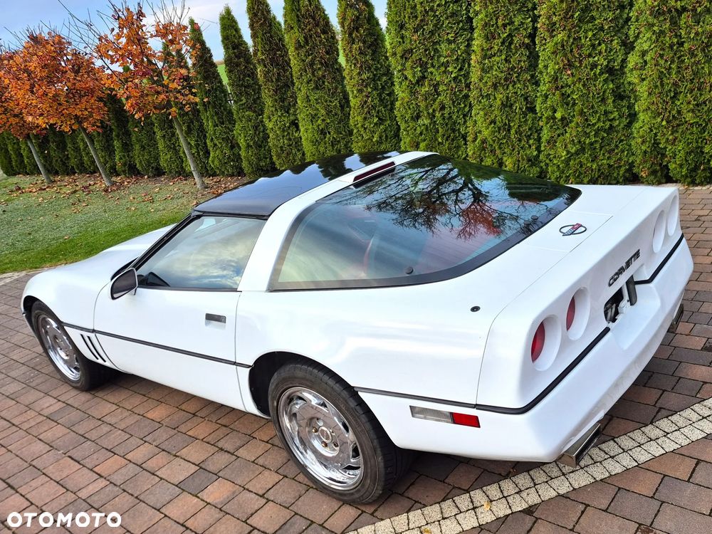 Chevrolet Corvette - 11