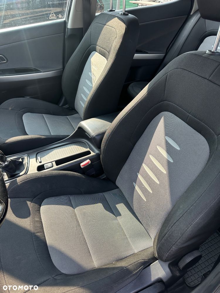 Kia Ceed 1.6 GDI L - 12