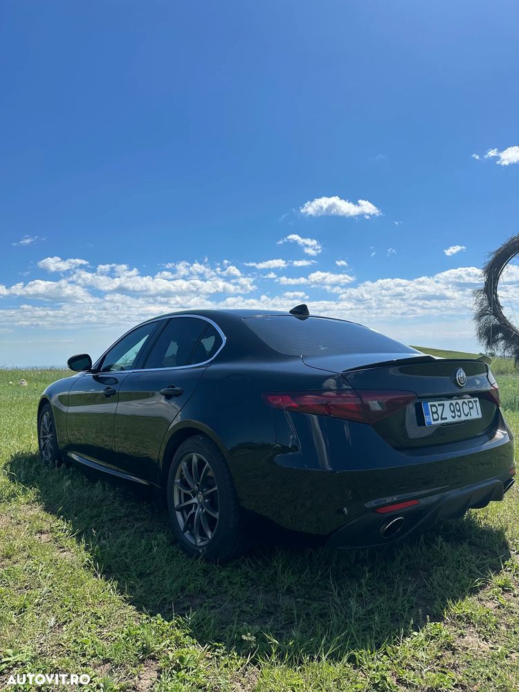 Alfa Romeo Giulia 2.0 Turbo AWD AT8 Veloce - 3