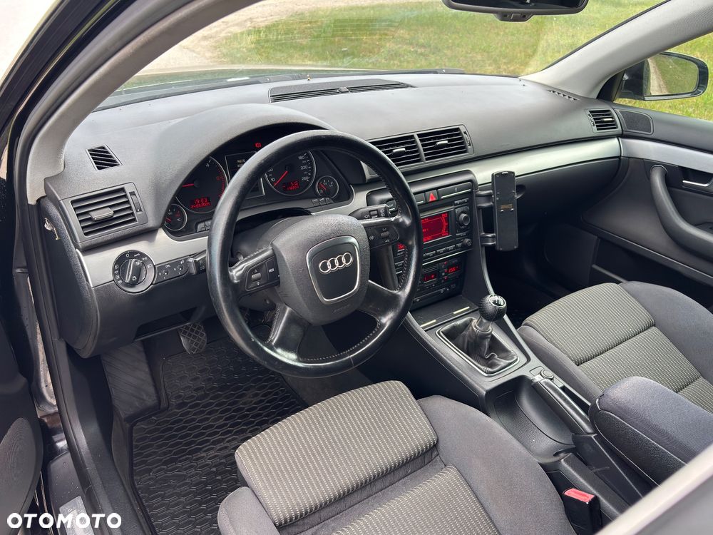 Audi A4 Avant 2.0 TDI - 8