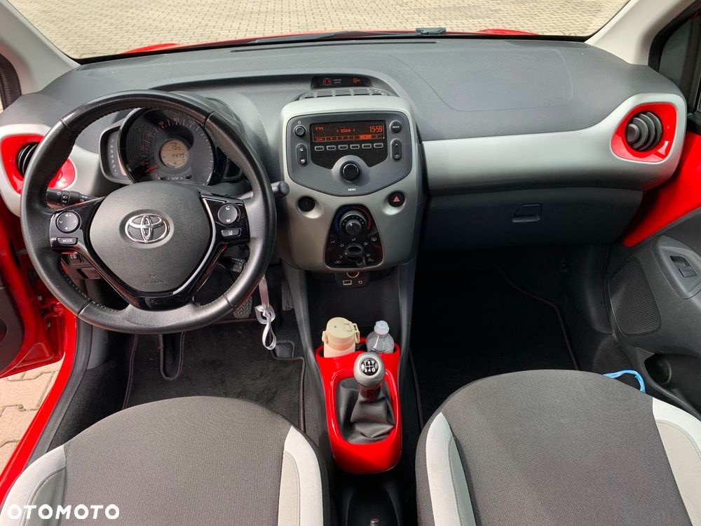 Toyota Aygo x-play Eco - 22