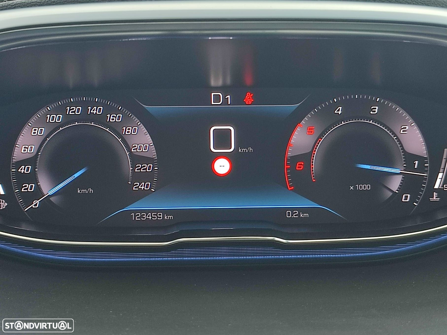 Peugeot 5008 1.5 BlueHDi Allure Pack EAT8 - 11