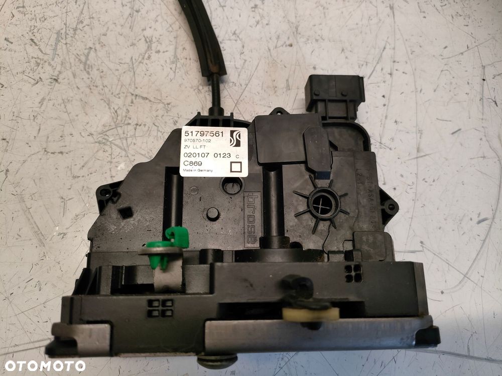 FIAT GRANDE PUNTO 05- ZAMEK LEWY PRZÓD 6-PIN 51797561 - 6