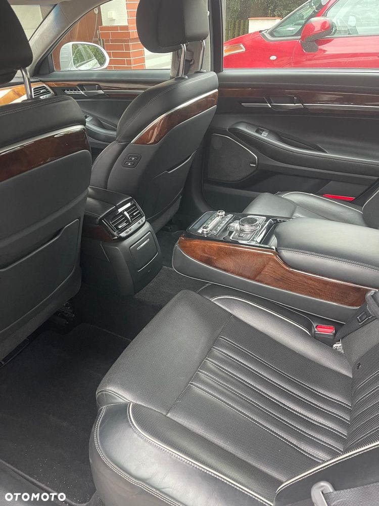 Genesis G90 - 33