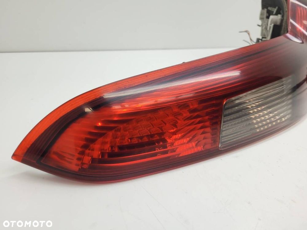 LAMPA TYŁ TYLNA PRAWA W BŁOTNIK VOLVO V50 KOMBI EU 30698921 - 2