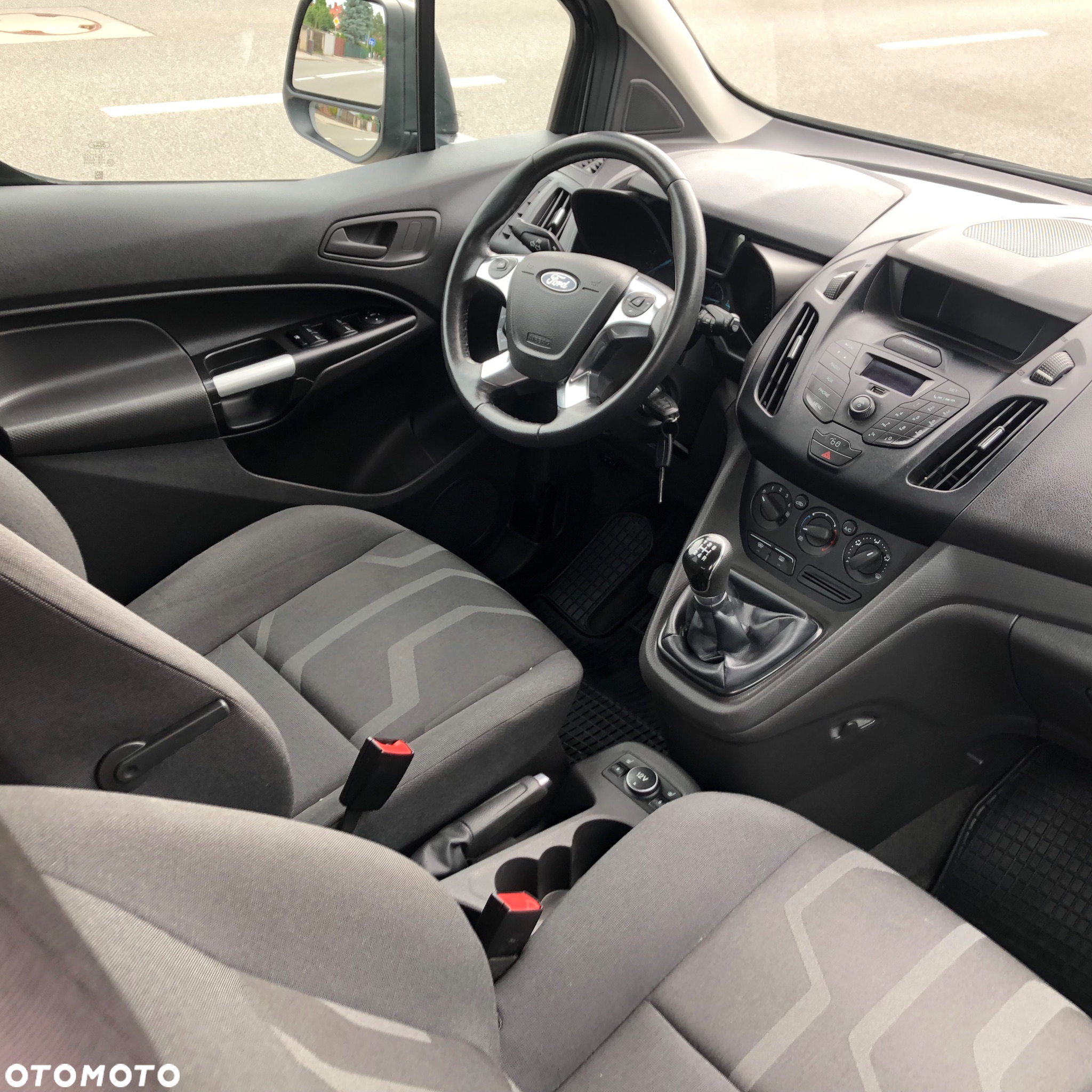 Ford Tourneo Connect - 13