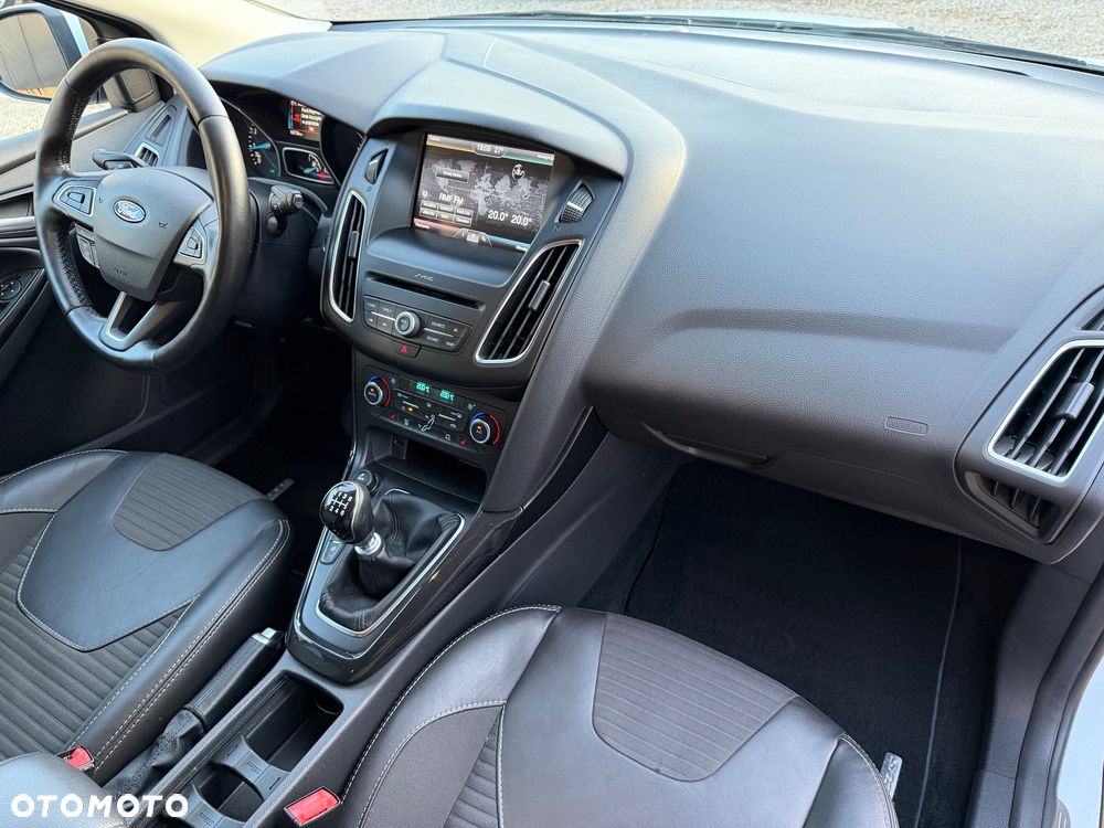 Ford Focus 1.0 EcoBoost STart-Stopp-System TITANIUM - 37