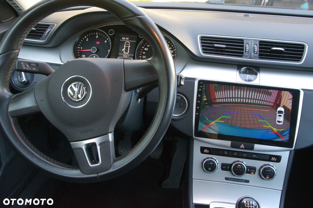 Volkswagen Passat 1.6 TDI Trendline - 11