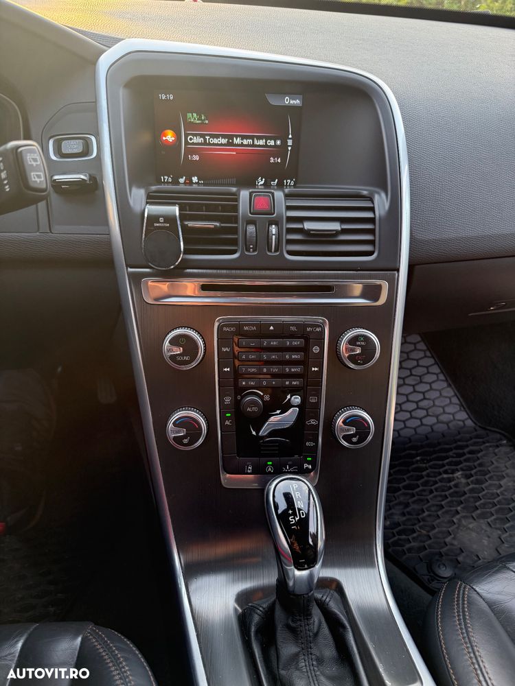 Volvo XC 60 D4 VEA Start-Stop R-Design - 8