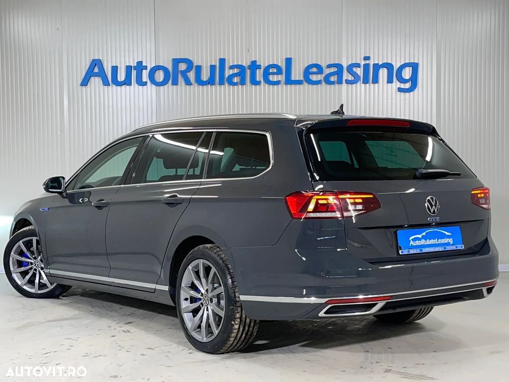 Volkswagen Passat - 4