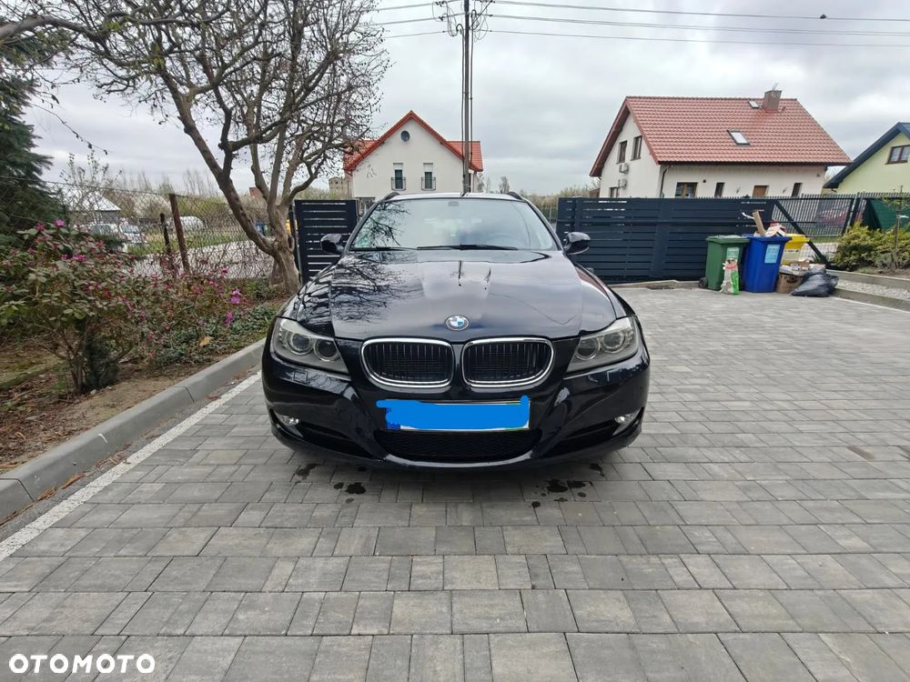 BMW Seria 3 318d DPF - 1