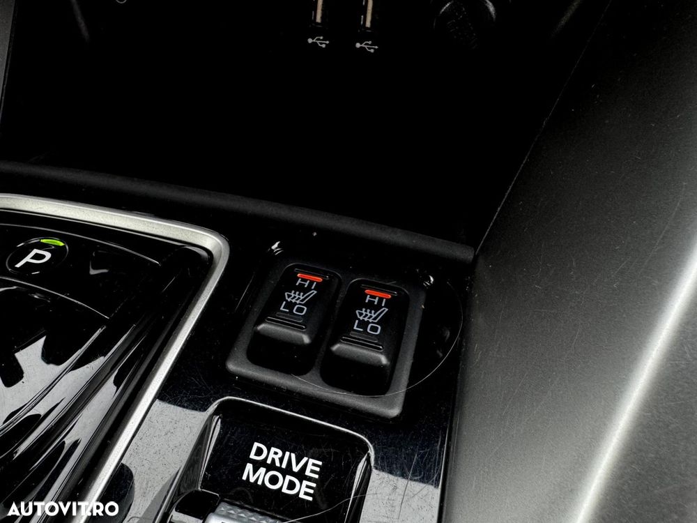 Mitsubishi Eclipse-Cross - 12
