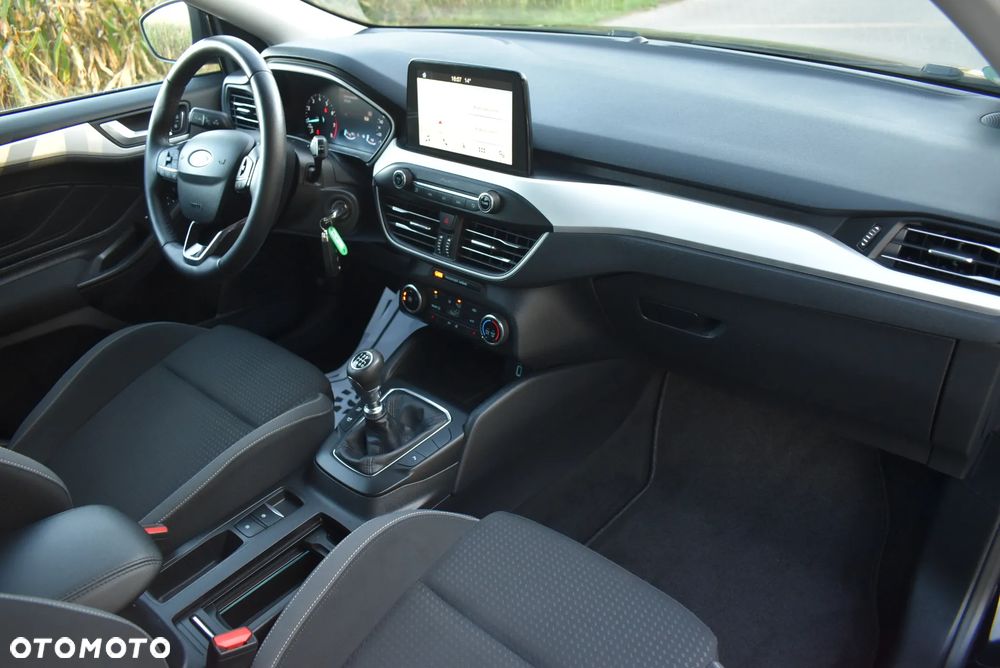 Ford Focus 1.0 EcoBoost Titanium X - 33