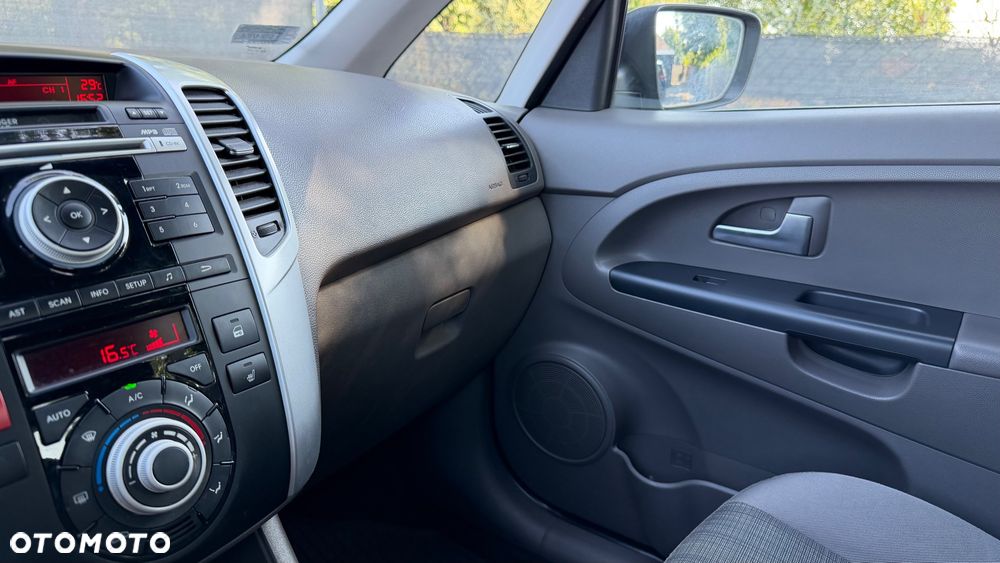 Kia Venga 1.4 L - 21