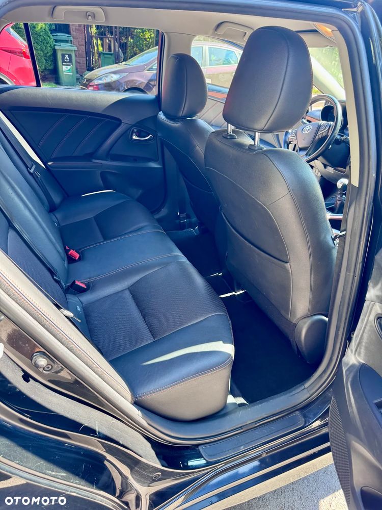 Toyota Avensis 1.8 Premium - 10