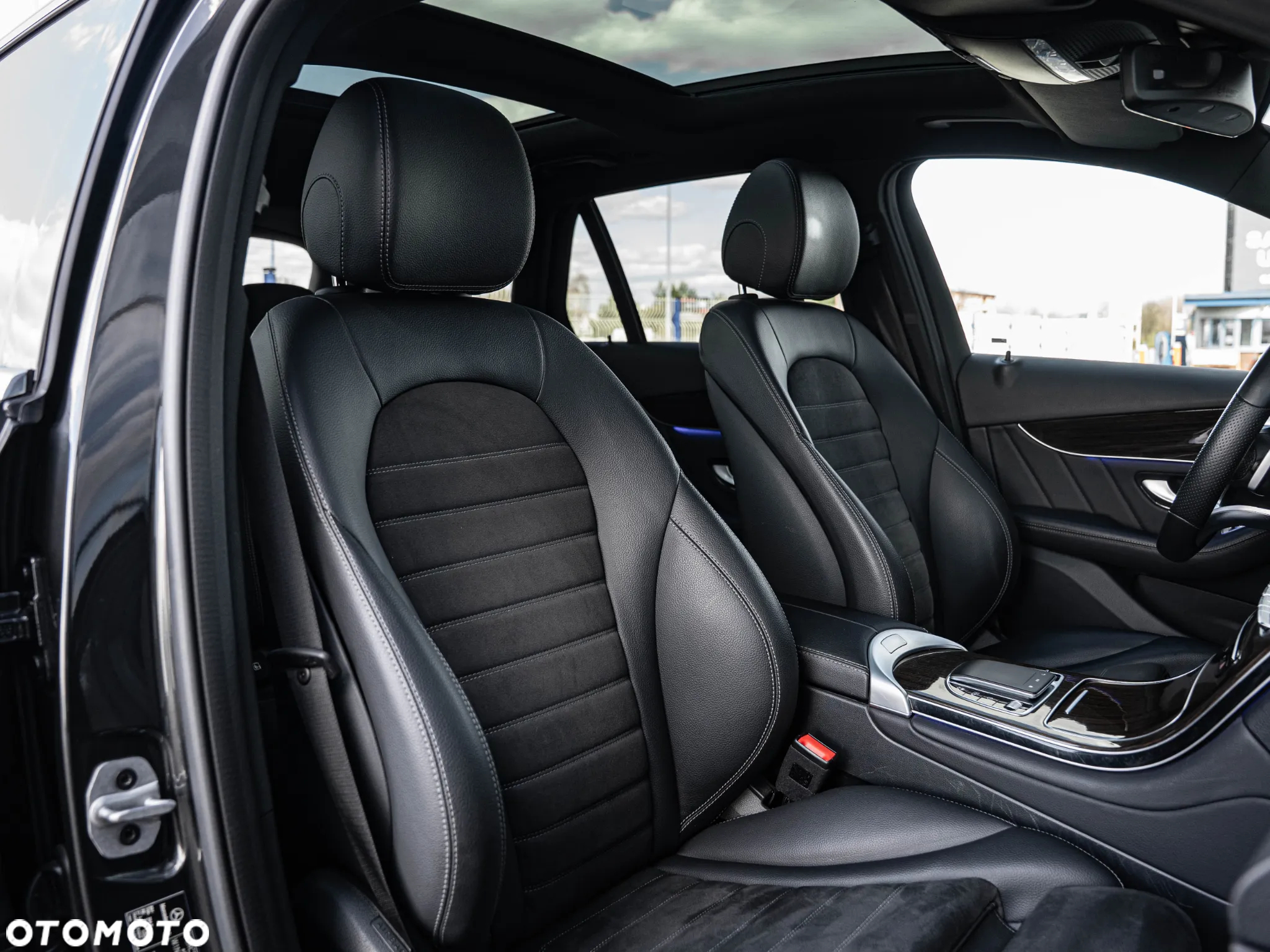 Mercedes-Benz GLC - 27