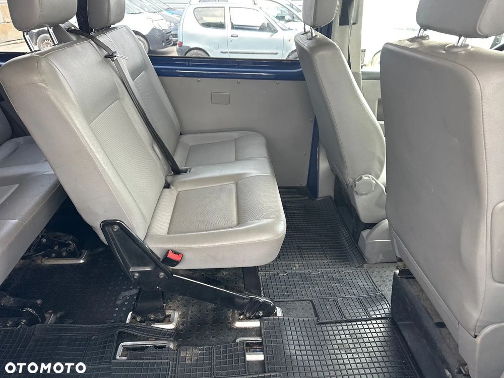 Volkswagen Caravelle - 18