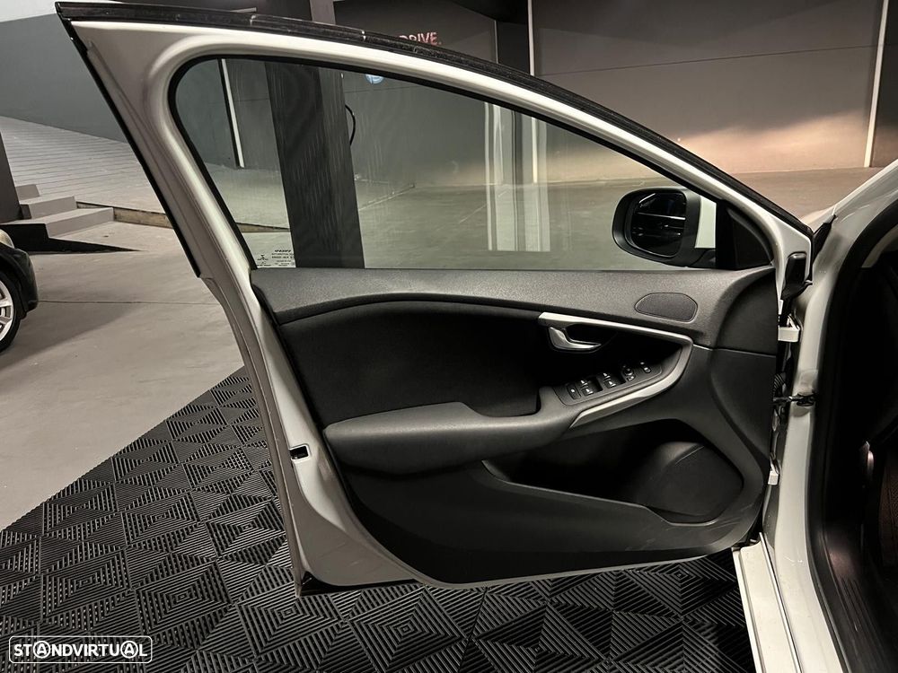 Volvo V40 1.6 D2 Kinetic Eco - 10