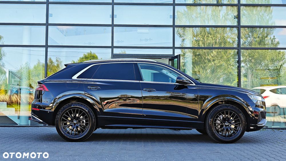 Audi Q8 - 10