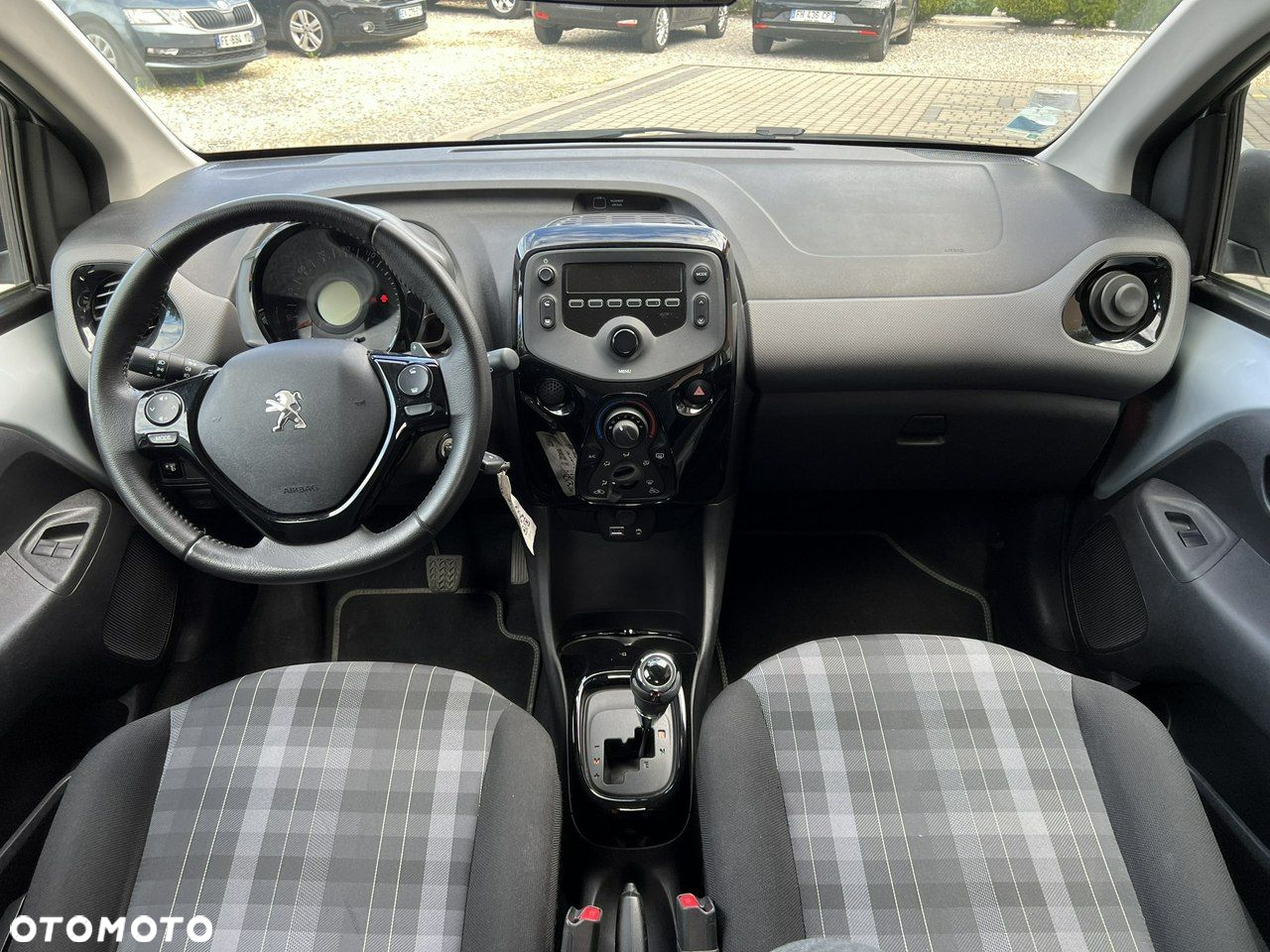 Peugeot 108 - 10