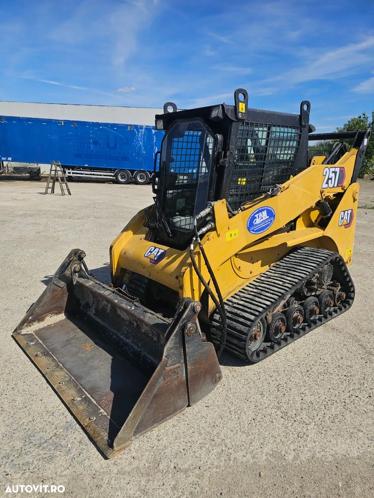Caterpillar Cat 257B  bobcat miniincarcator frontal minivola compact senile - 2