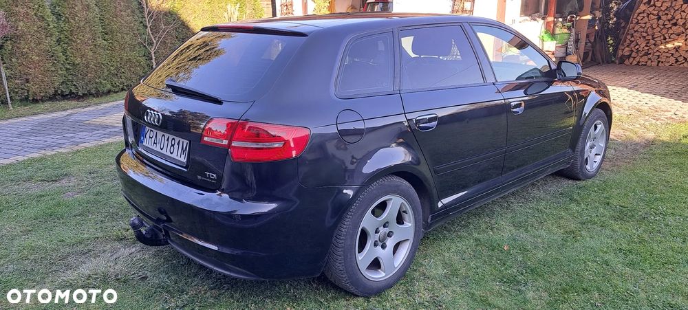 Audi A3 Sportback 1.6 TDI DPF Ambiente - 4