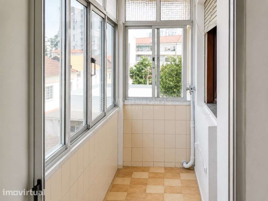 Oportunidade T2 em Campanhã - Excelente localização próximo de tran... - Grande imagem: 3/13