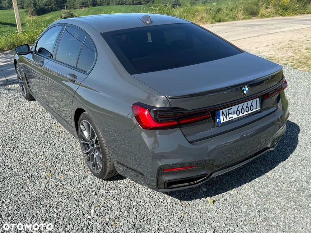 BMW Seria 7 750i xDrive sport - 13