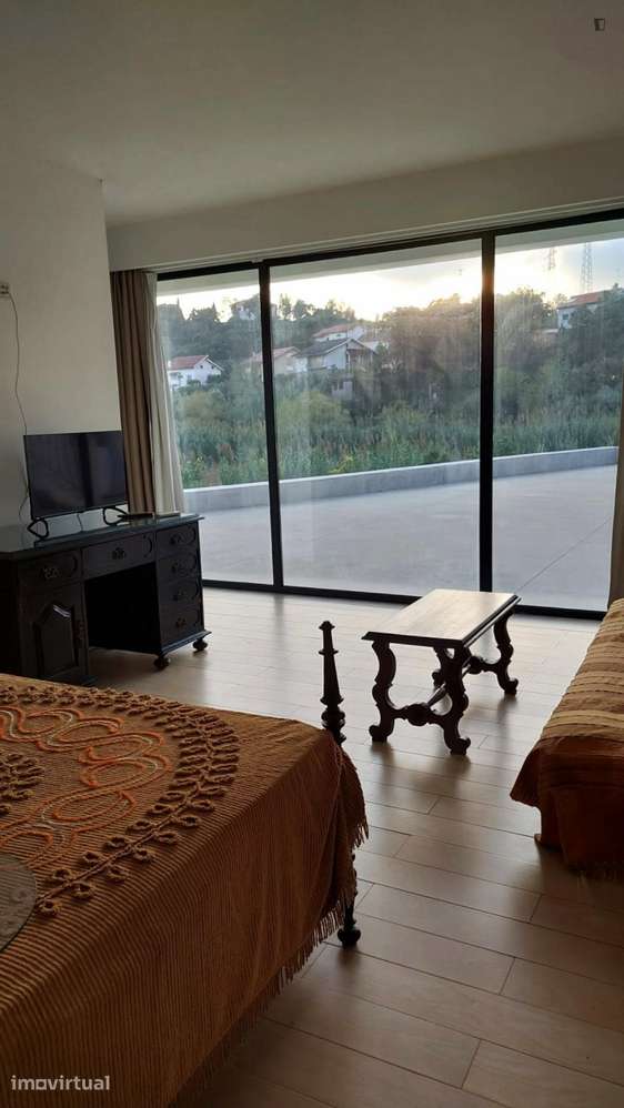 Quarto - localizado em Coimbra - Grande imagem: 2/7