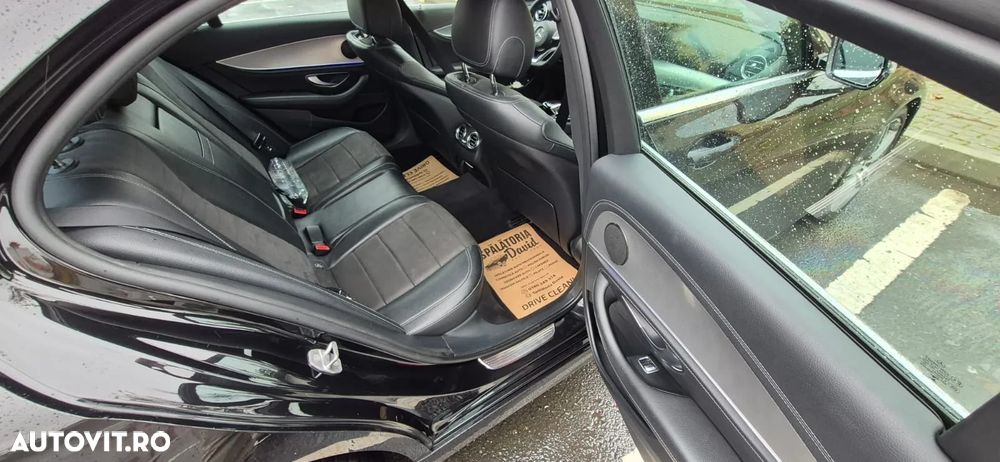 Mercedes-Benz E - 12